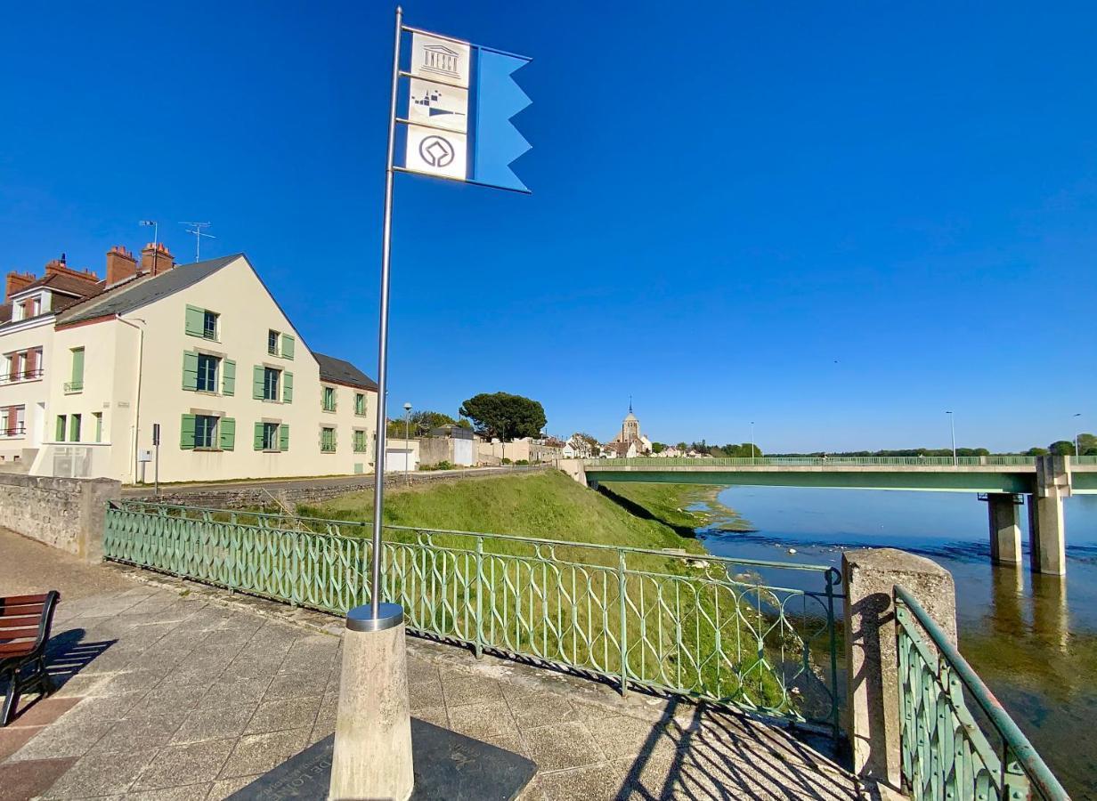 La Vue Loire Maison Saint-Denis-de lʼHôtel 外观 照片